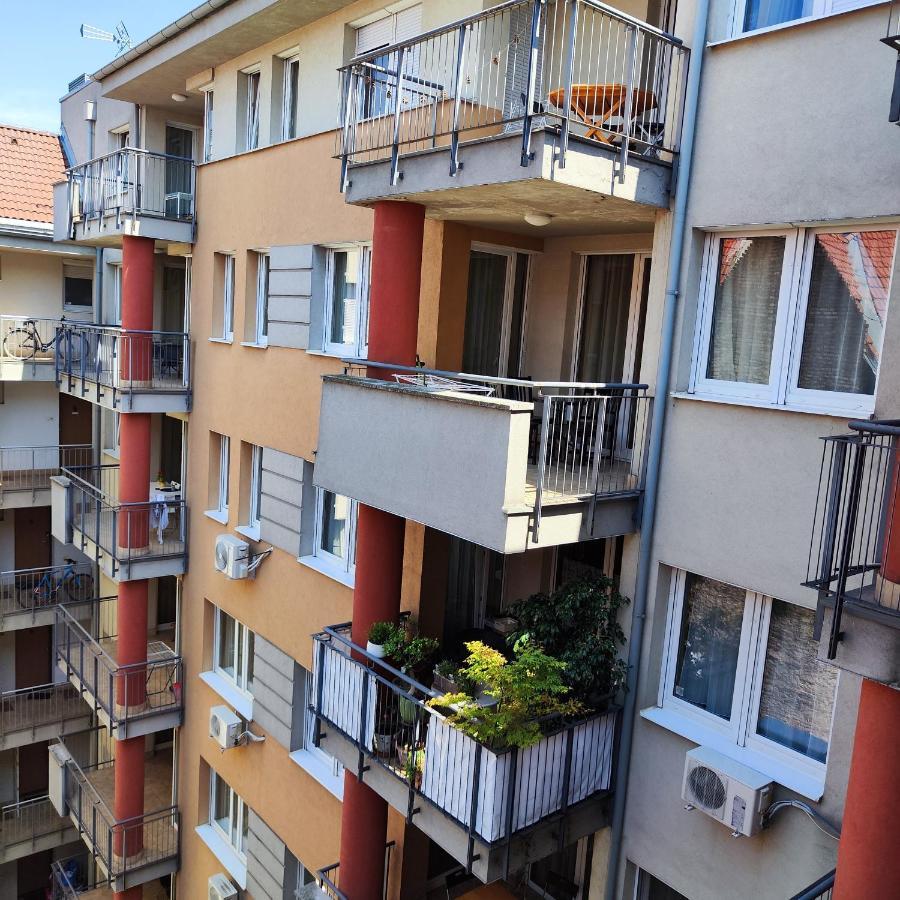 Dolce Vita Zafir Apartman Budapest Exterior foto